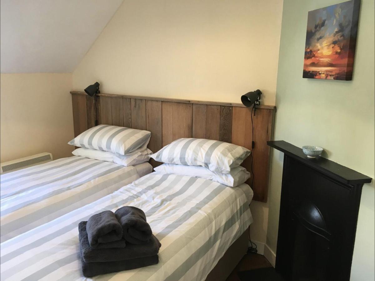 Cosy Arts & Crafts Cottage With Stunning Views Брекън Екстериор снимка